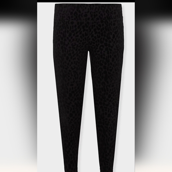 NWT Torrid leopard pixie black slim fix Pants  Sz 10 M/L  or 1x - Picture 8 of 16